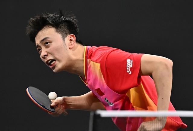 羽毛球队关键时刻救险，国乒力保胜局拿下系列赛
